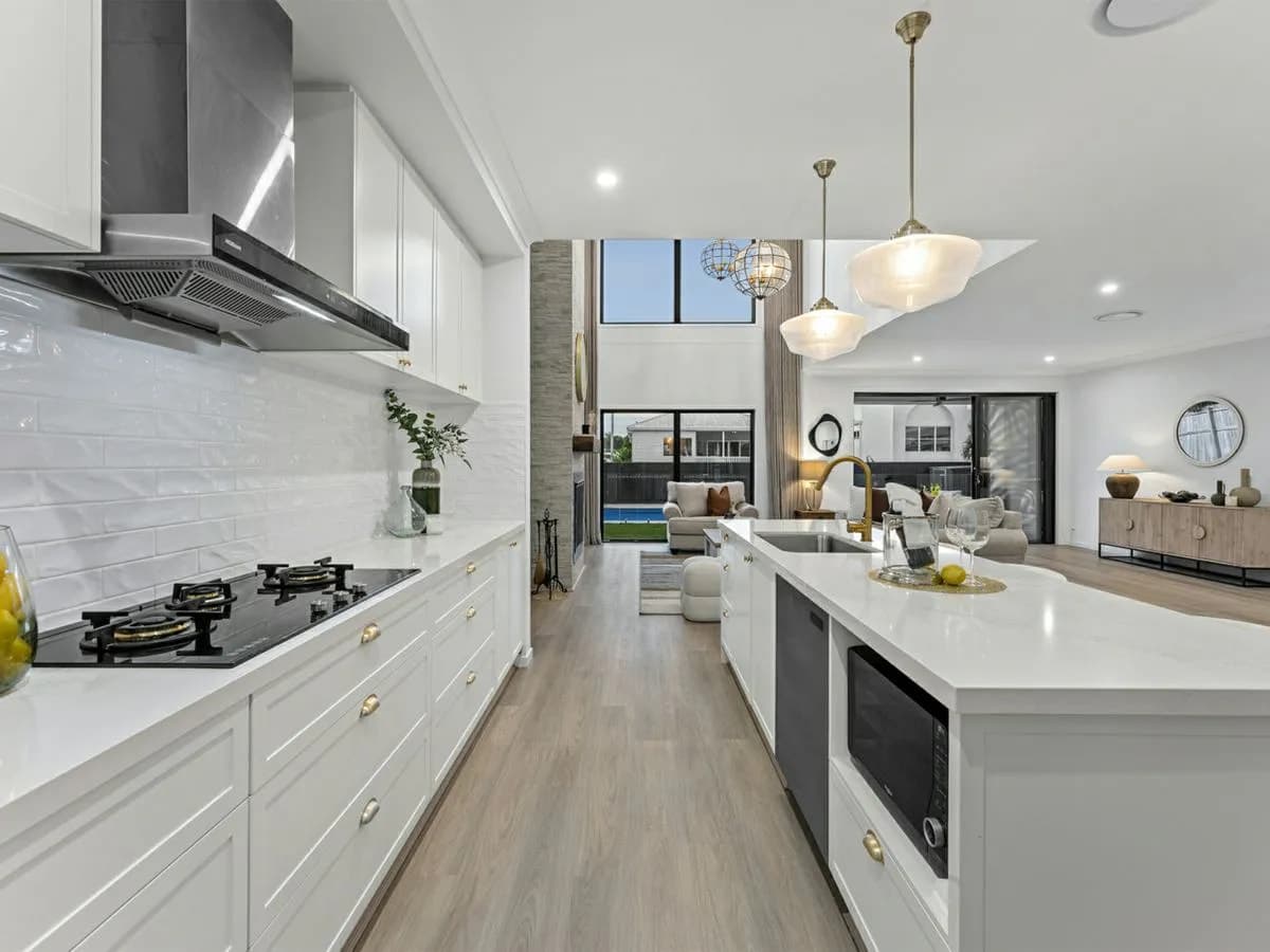 62 Brisbane Avenue, CAMP HILL, Camp Hill - Thumbnail 2