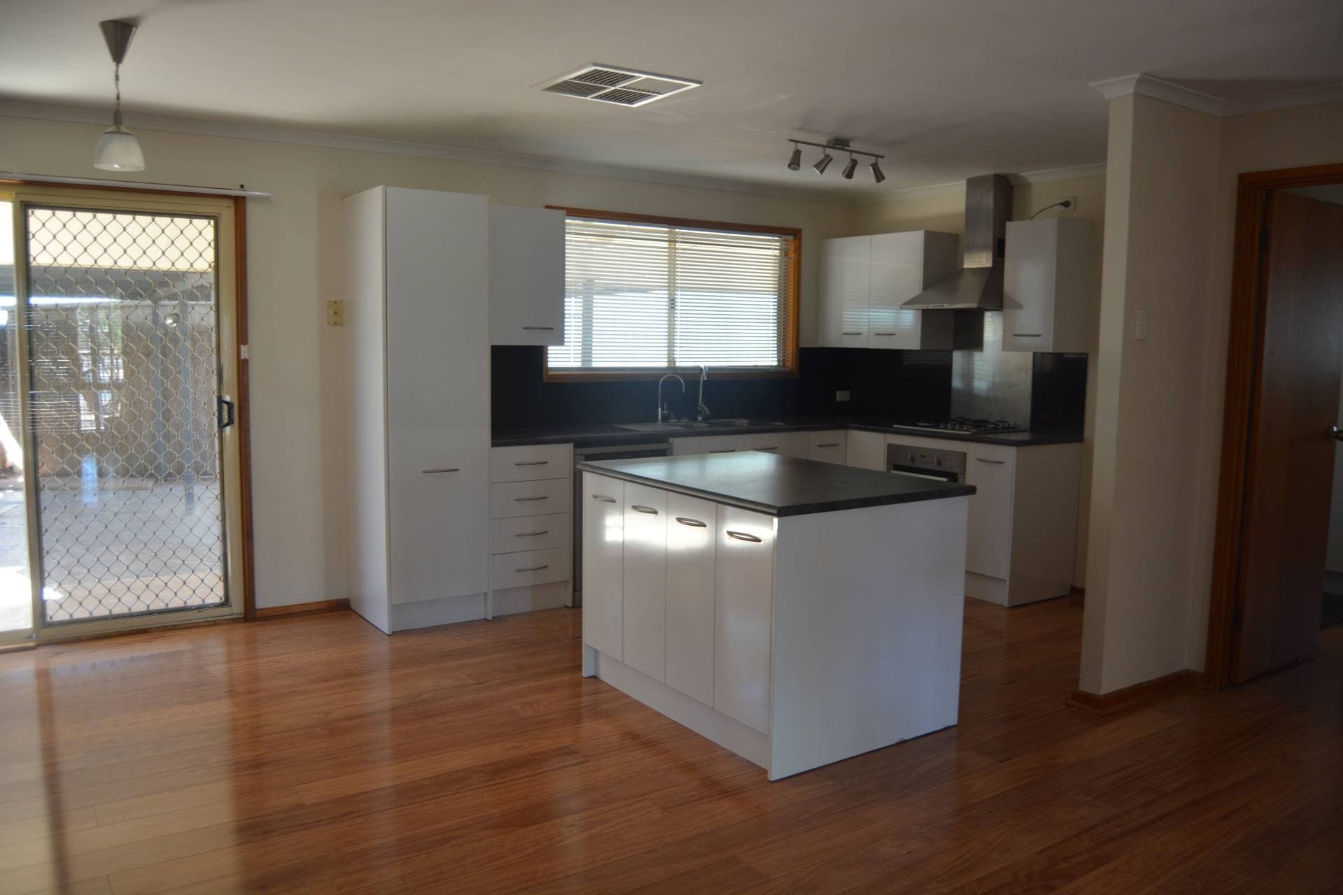 45 Arcoona Street, Roxby Downs - Thumbnail 5