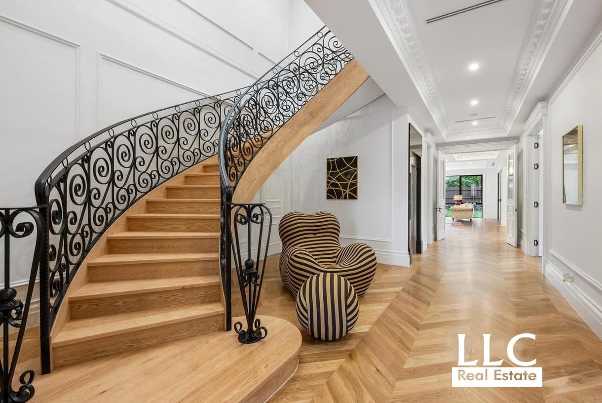 13 Quaintance Street, Mount Waverley - Thumbnail 3