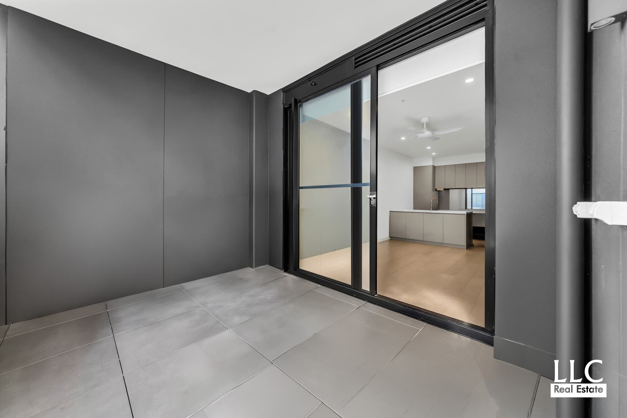 211/162 Whitehorse Road, Blackburn - Thumbnail 8