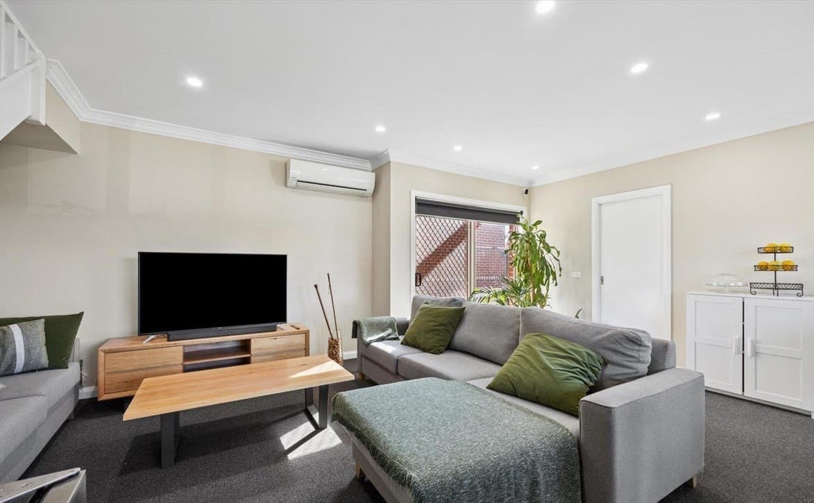 2/13 Gladstone Street, Lilydale - Thumbnail 3