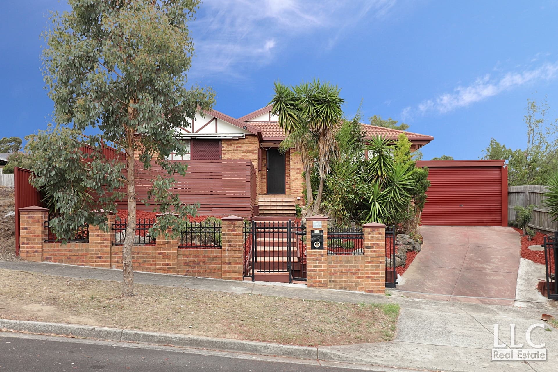 2/8 Brusco Close, Rowville - Image 1