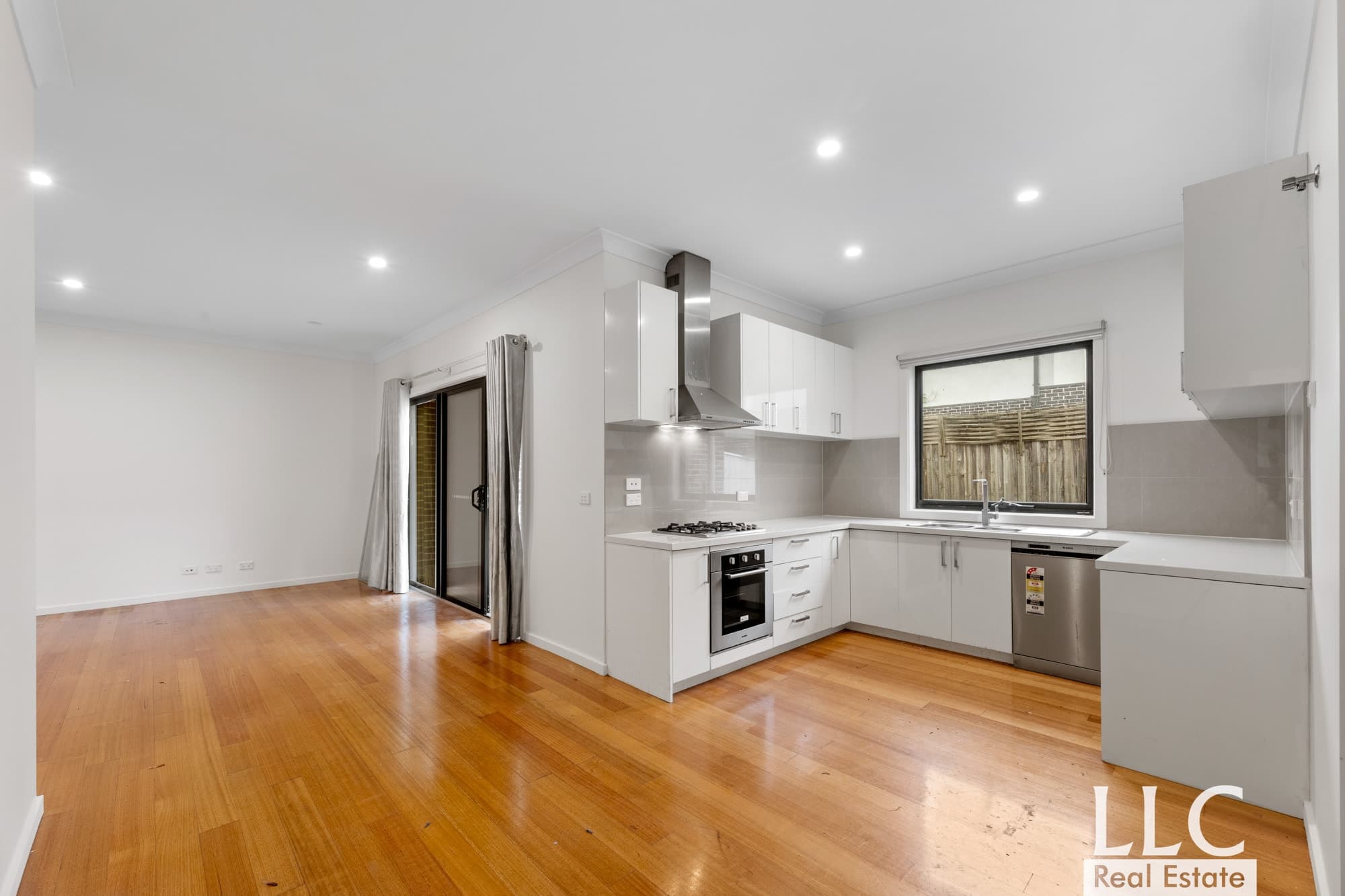 2/132 Highbury Road, Burwood - Image 1