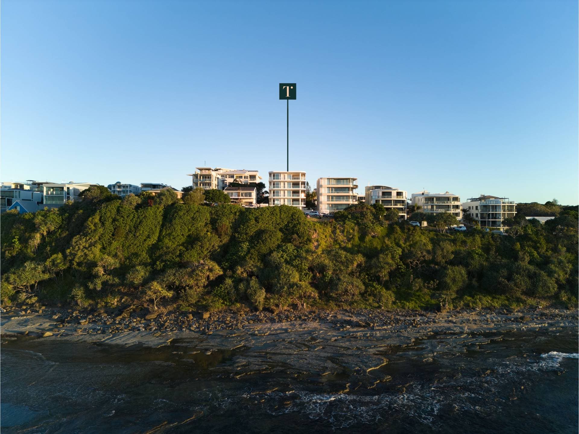 1/20 Queen Of Colonies Parade, Moffat Beach - Thumbnail 2
