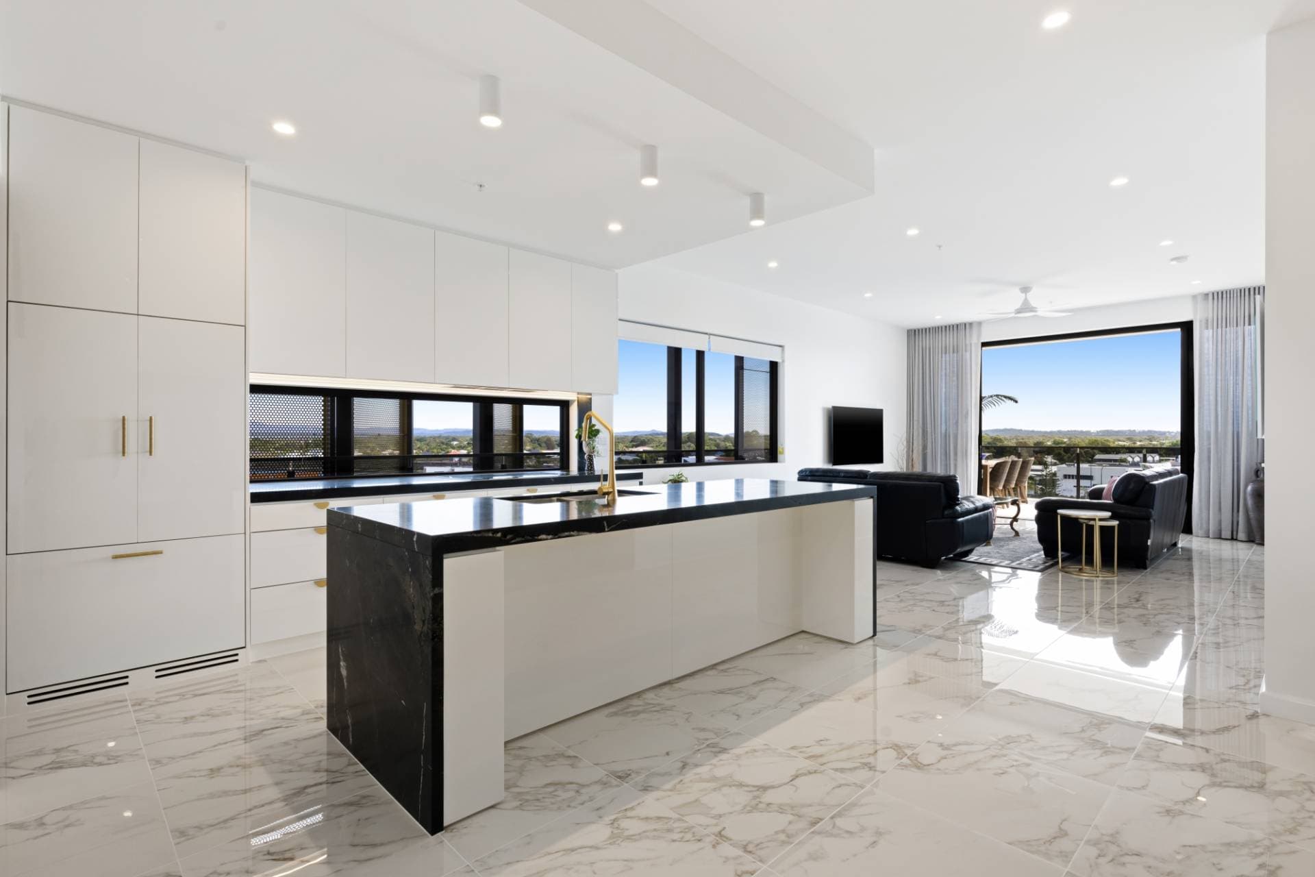 1501/18 Spitfire Banks Drive, Pelican Waters - Thumbnail 2