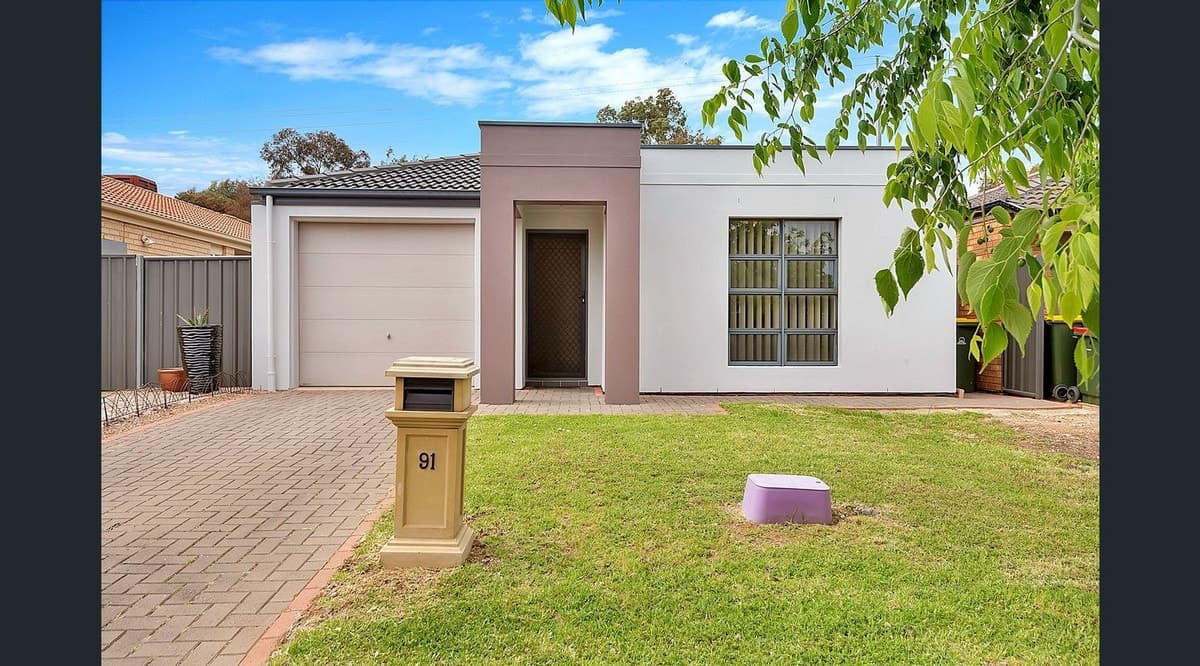 91 Wattlebird Drive, Burton - Image 1