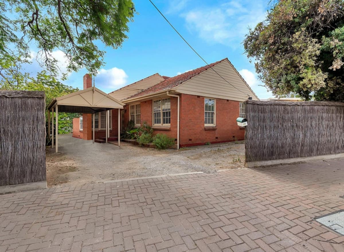 17 Darley Road, Paradise - Image 1