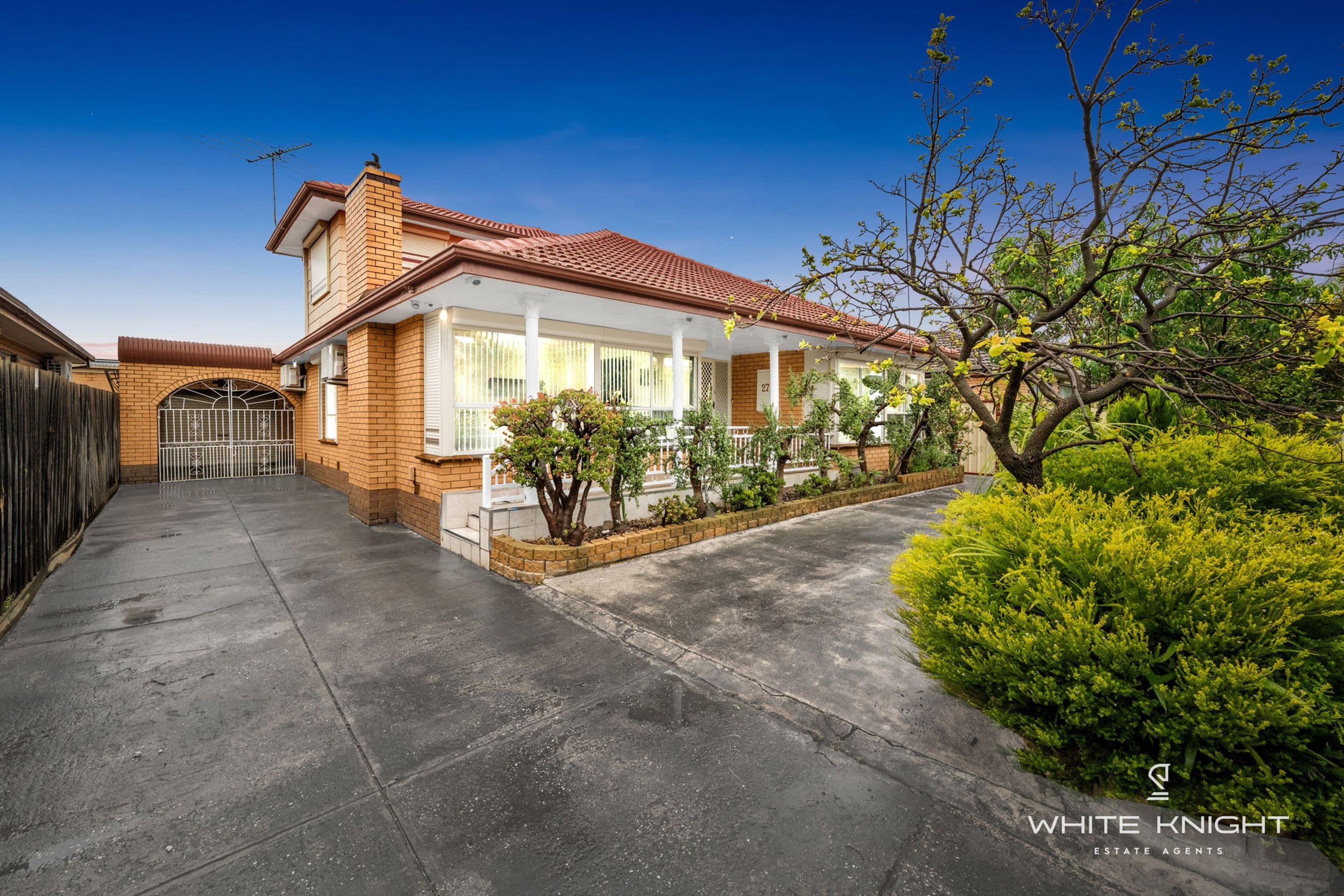 27 Mulhall Drive, St Albans VIC 3021, St Albans - Thumbnail 2