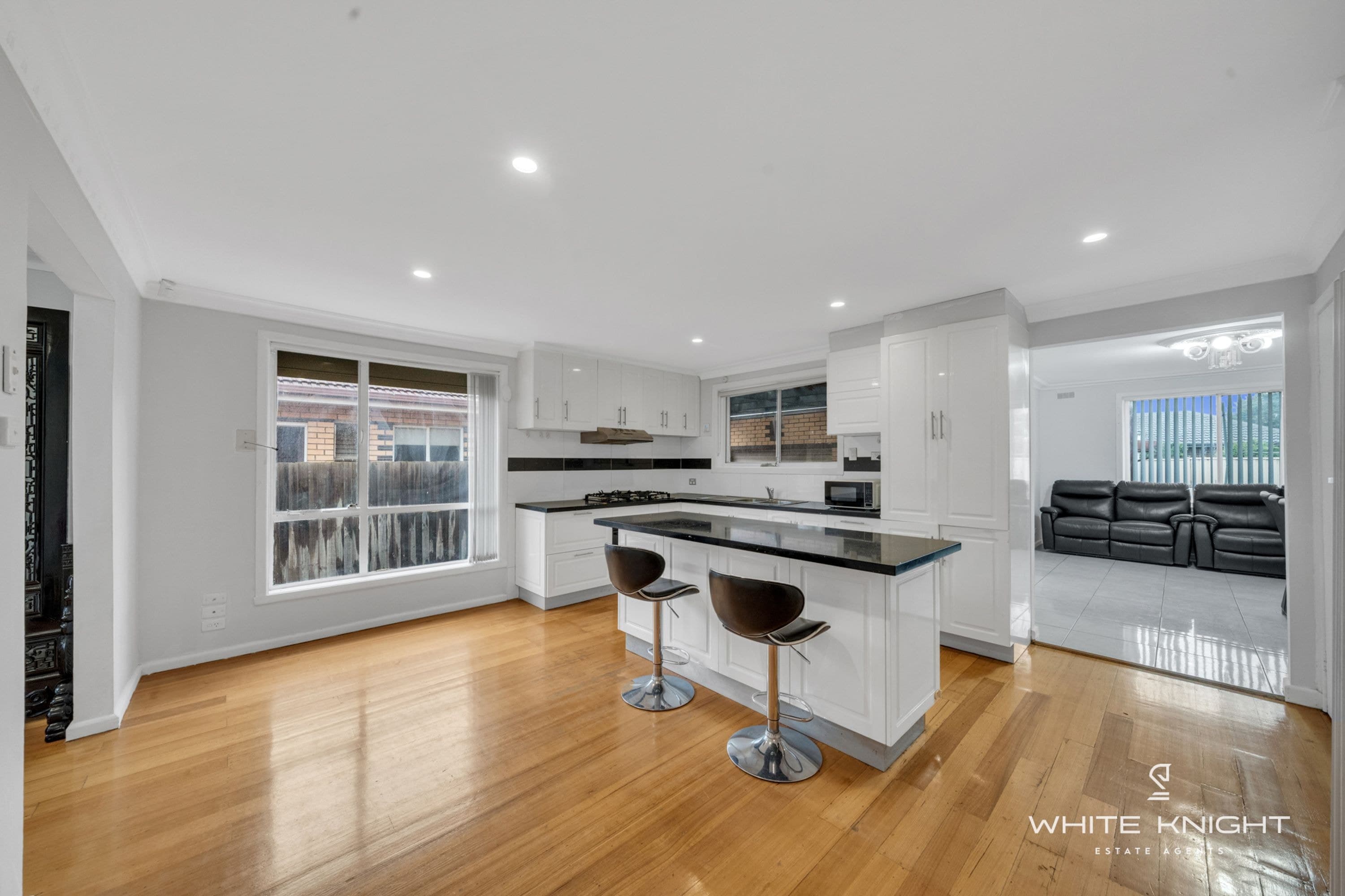 27 Mulhall Drive, St Albans VIC 3021, St Albans - Thumbnail 4