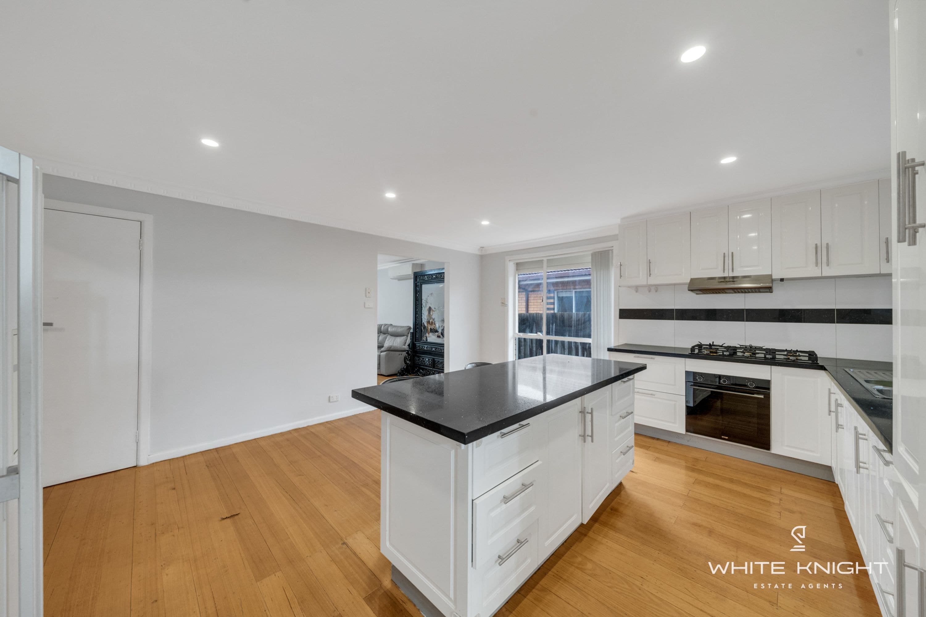 27 Mulhall Drive, St Albans VIC 3021, St Albans - Thumbnail 7