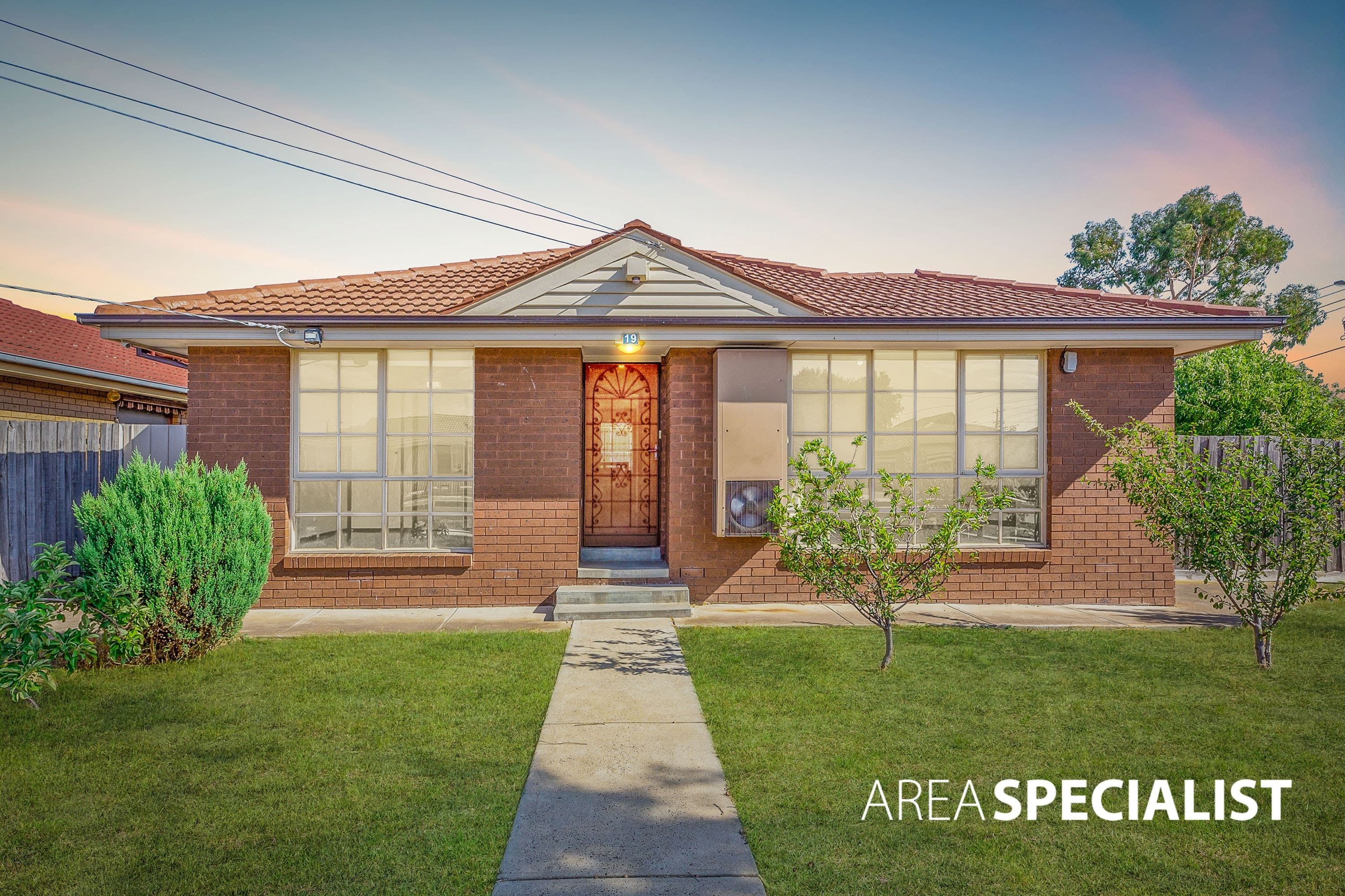 19 Pottenger Way, St Albans VIC 3021, St Albans - Thumbnail 2