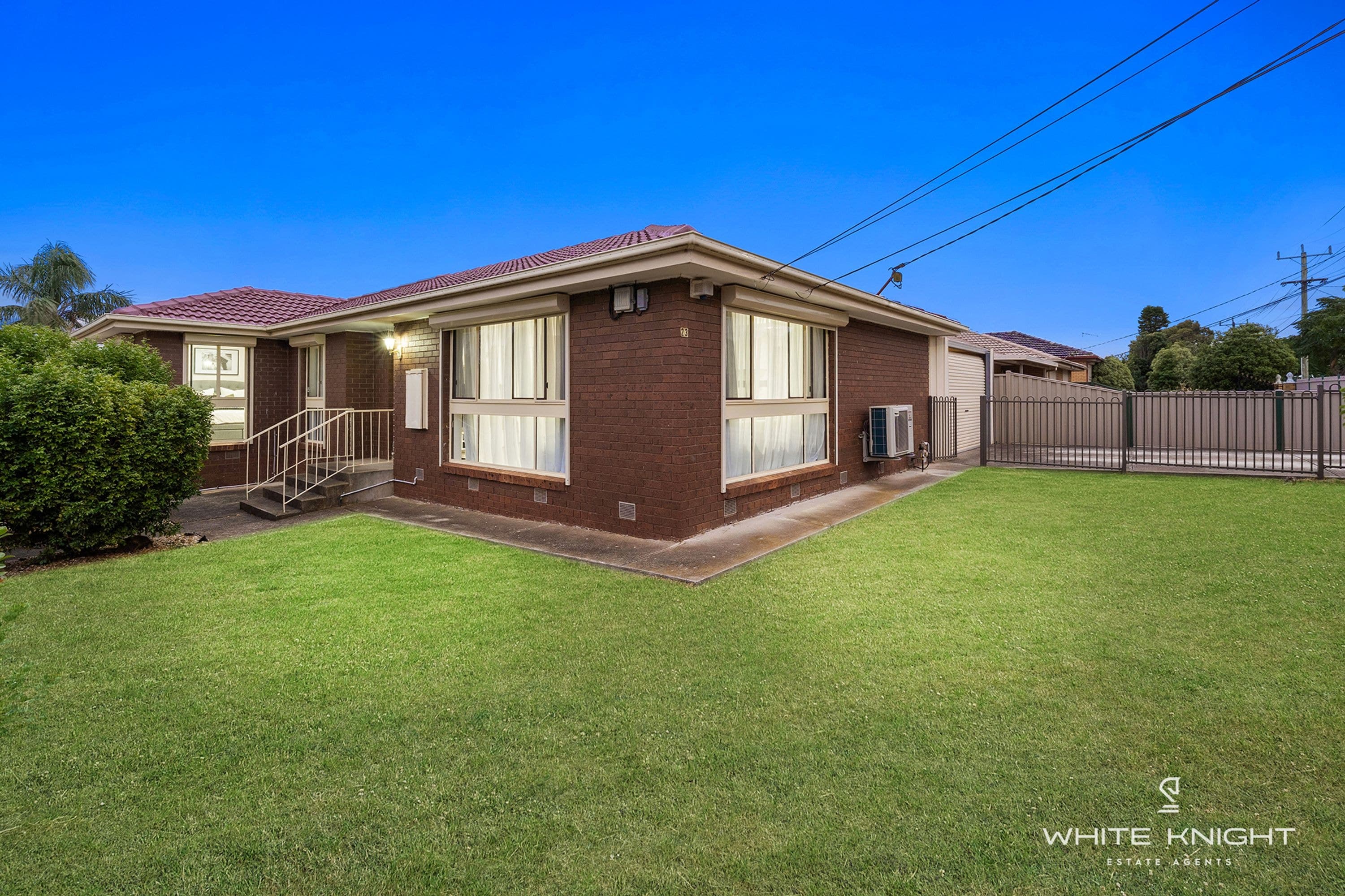 23 Charlbury Grove, St Albans VIC 3021, St Albans - Thumbnail 2