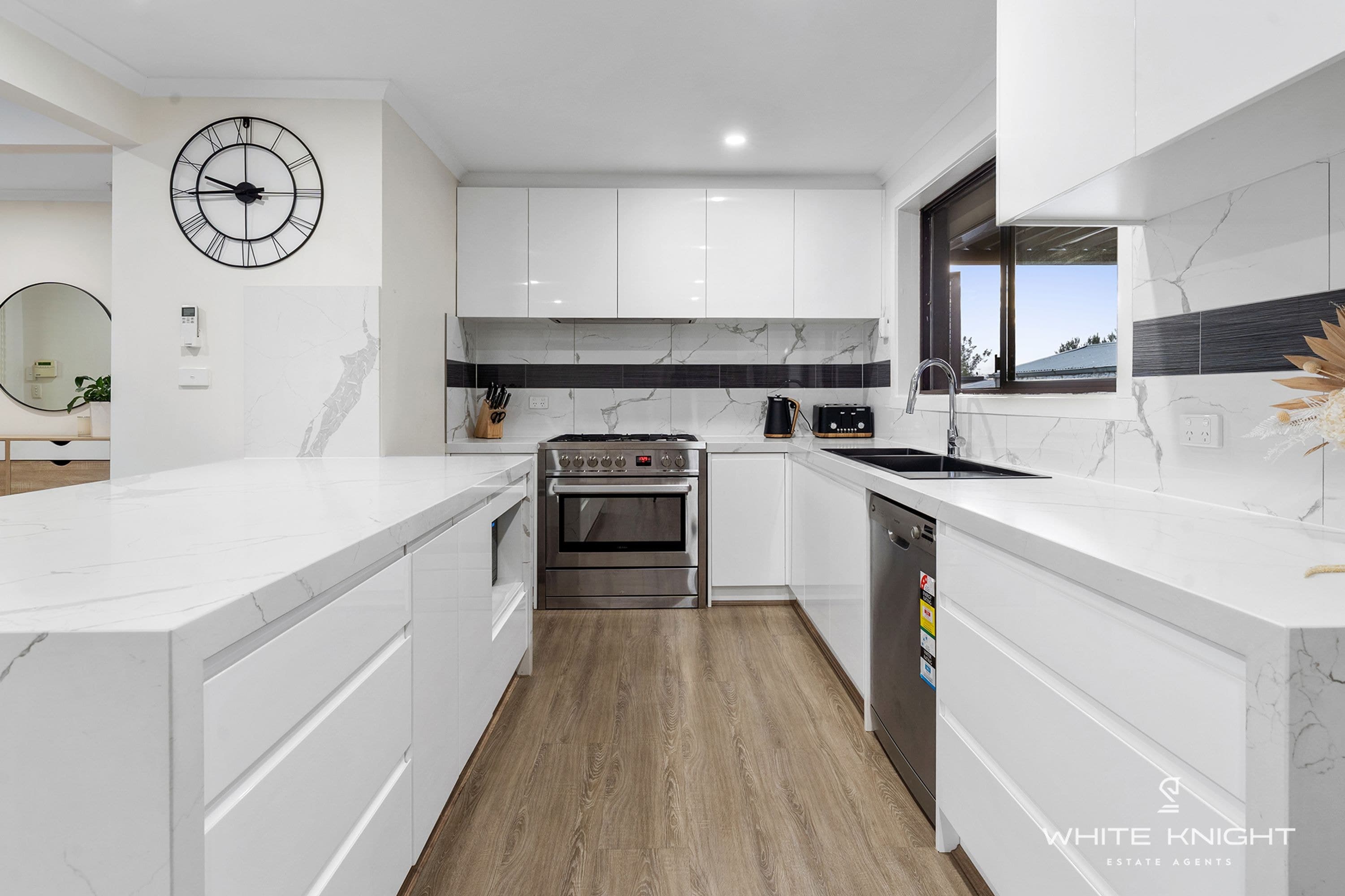 23 Charlbury Grove, St Albans VIC 3021, St Albans - Thumbnail 4