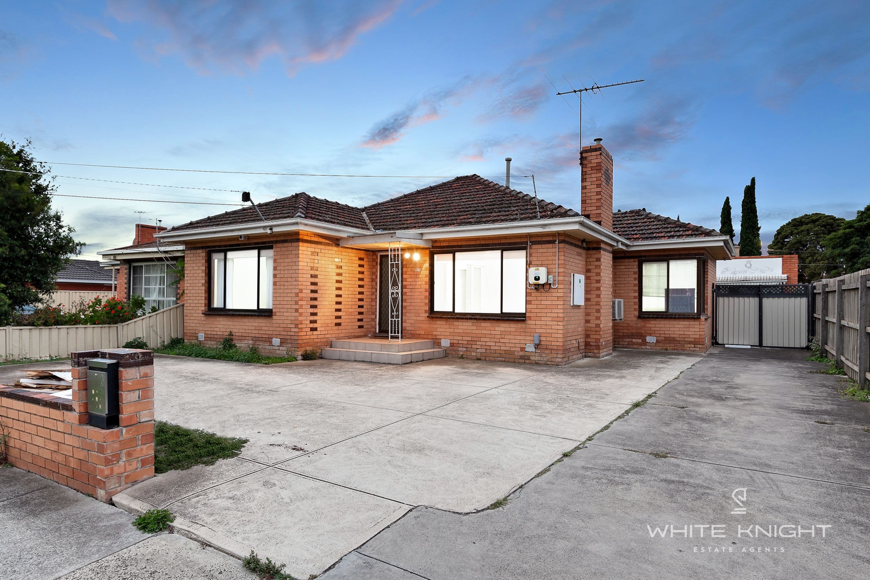 2 Barwon Avenue, Sunshine North VIC 3020, Sunshine North - Thumbnail 2
