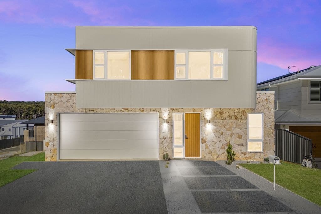 91 Allora Circuit, Nords Wharf - Image 1