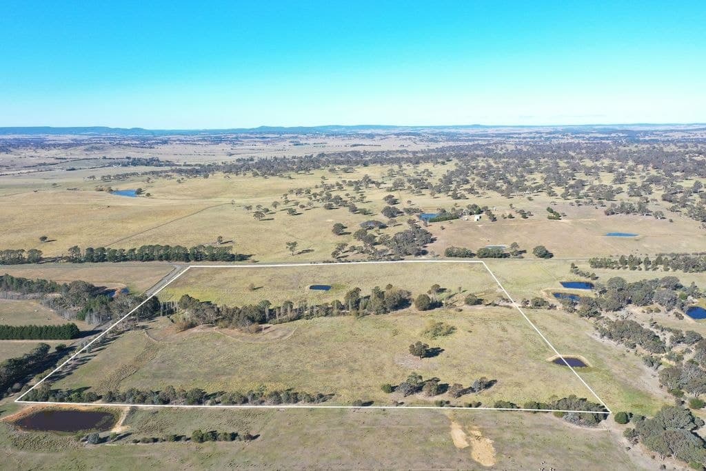 31 Henry Parkes Road, Parkesbourne - Image 1