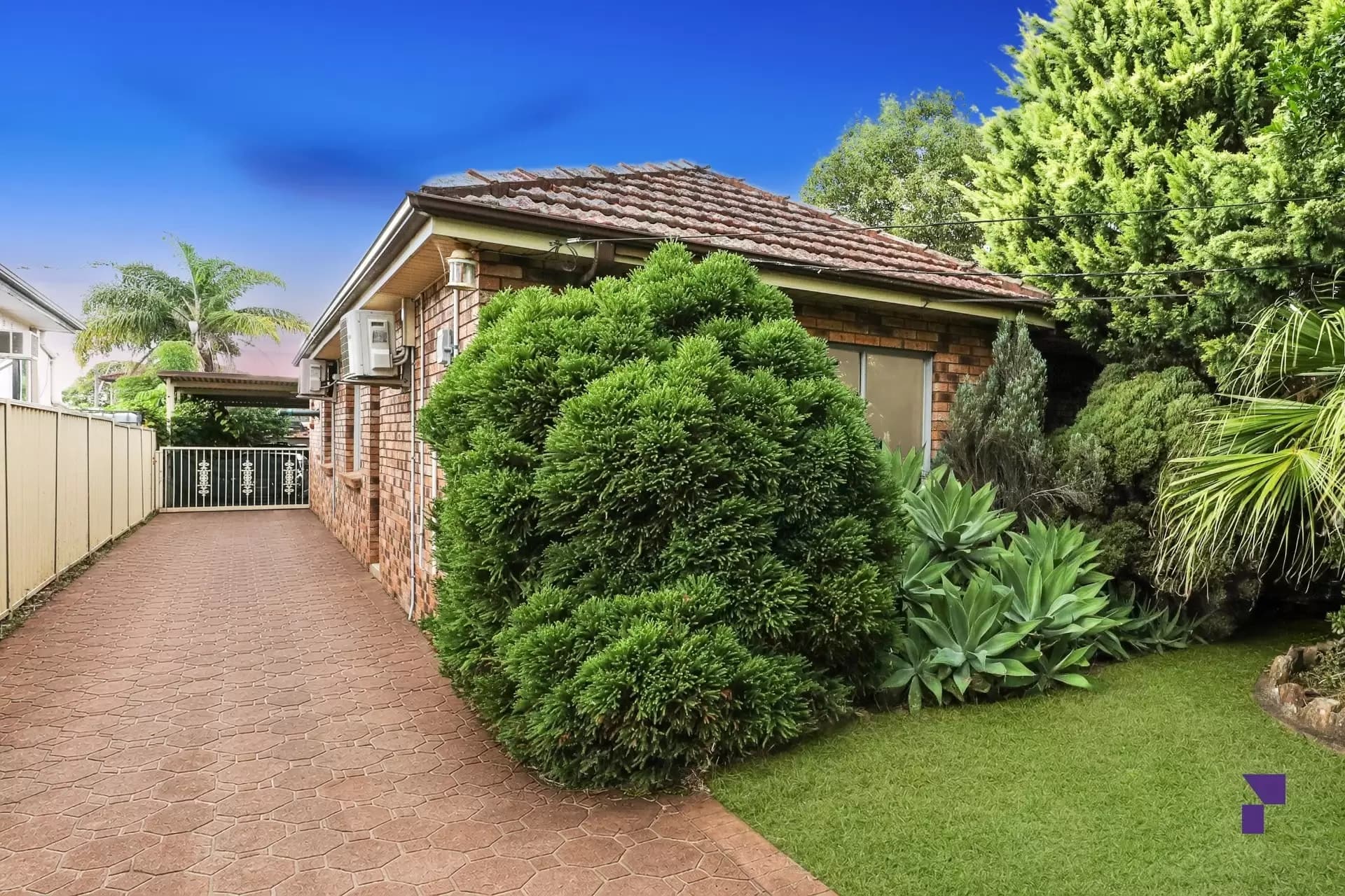 27 Lascelles Avenue, Greenacre - Image 1