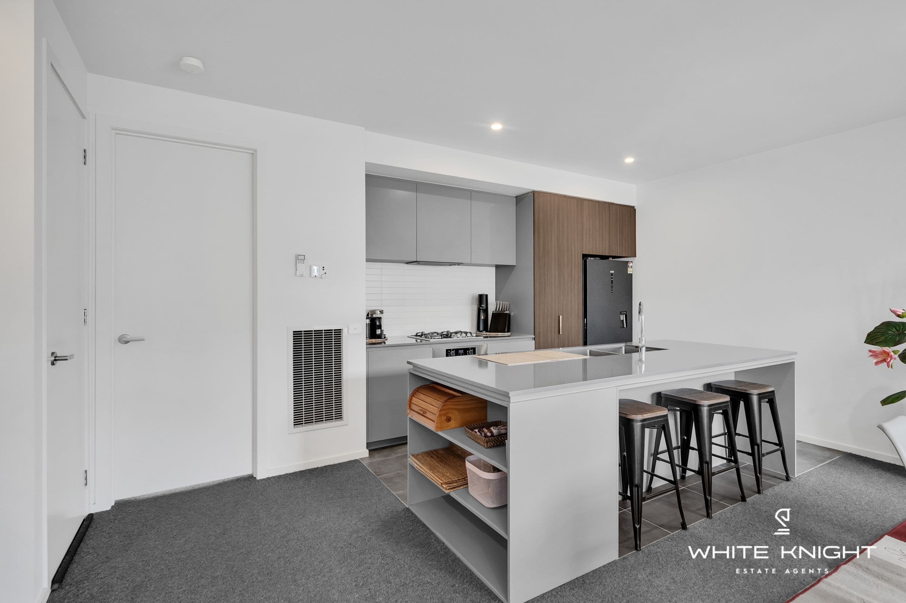 77 Oakden Crescent, St Albans VIC 3021, St Albans - Thumbnail 3