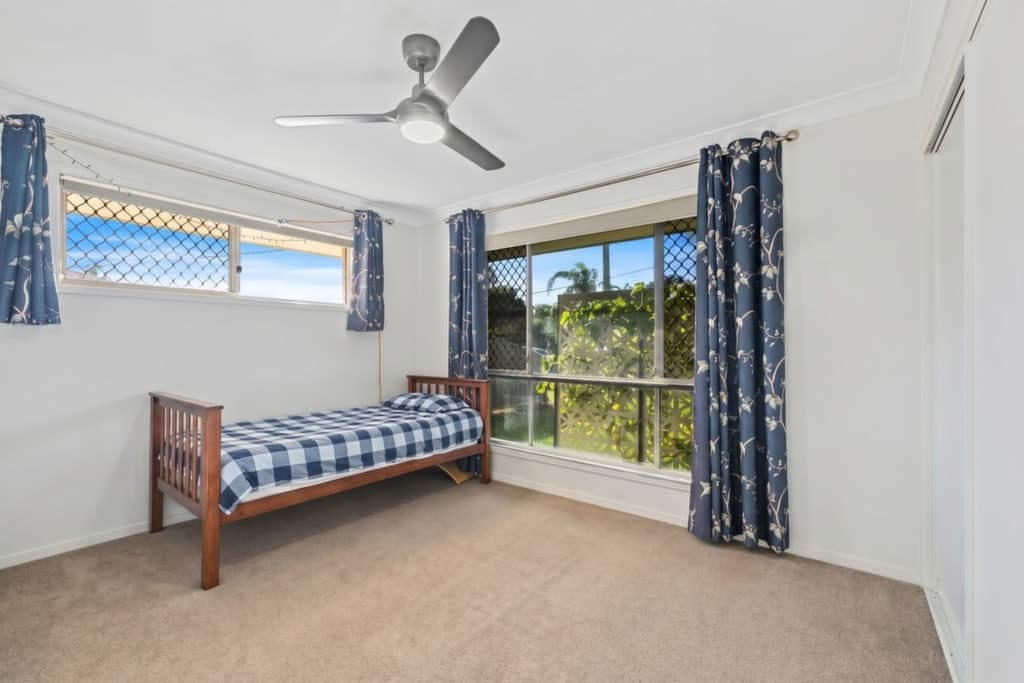 16 Crinum Crescent, Emerald - Thumbnail 6