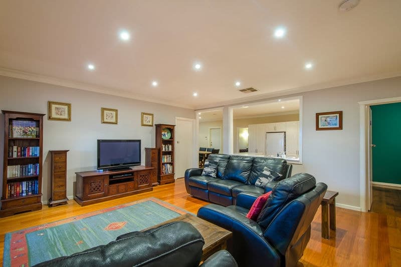 33 Rymill Court, Altona North - Thumbnail 4