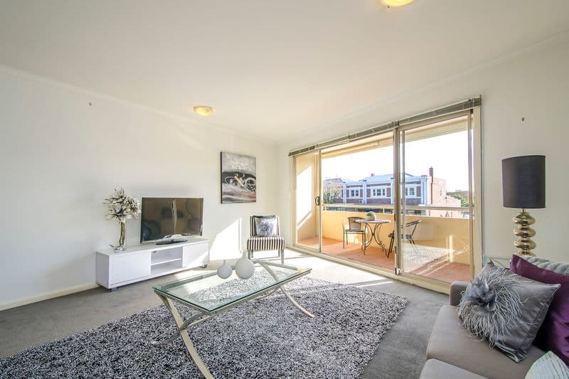 1/11-19 Ferguson Street, Williamstown - Thumbnail 2