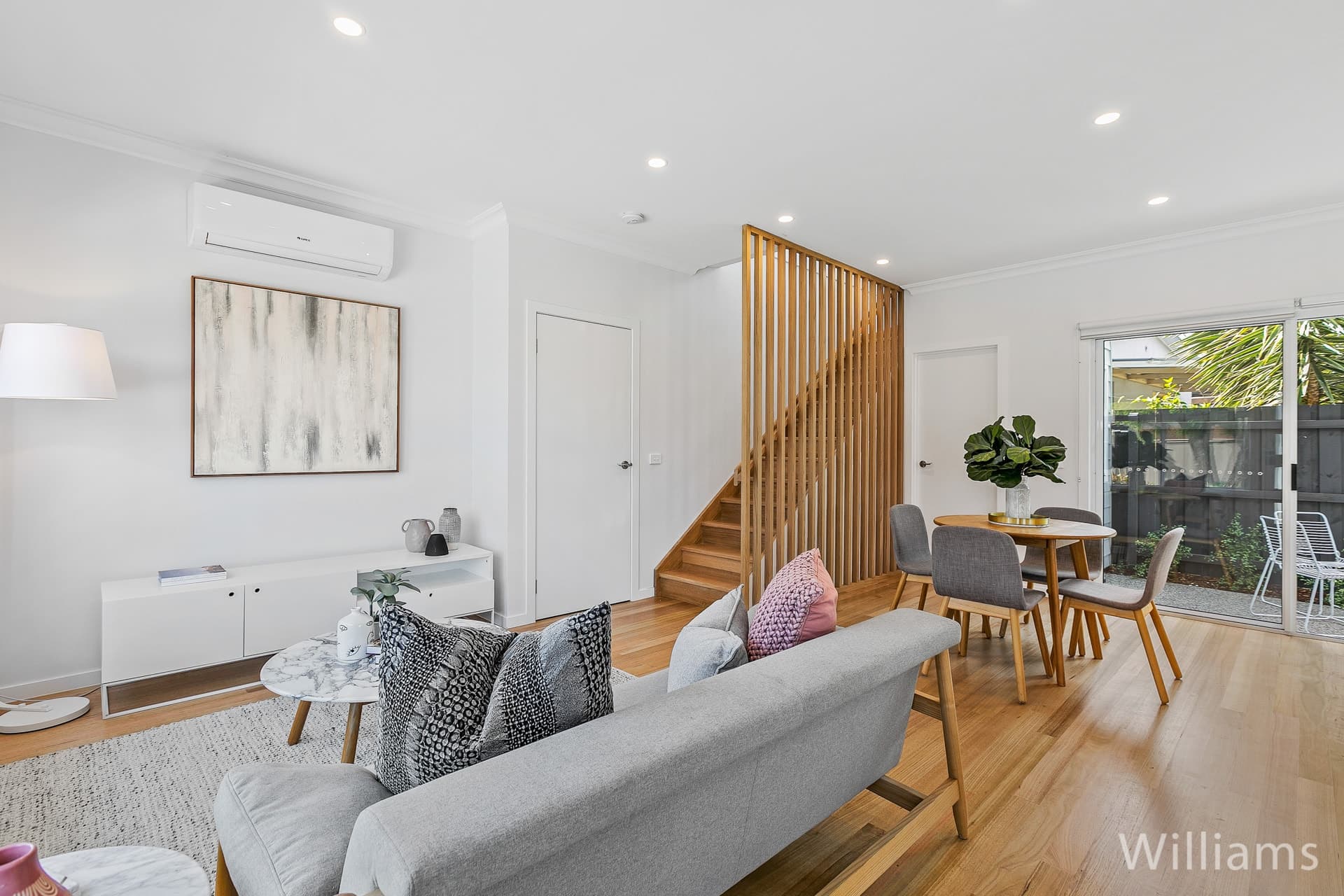 6 Britt Court, Newport - Thumbnail 2