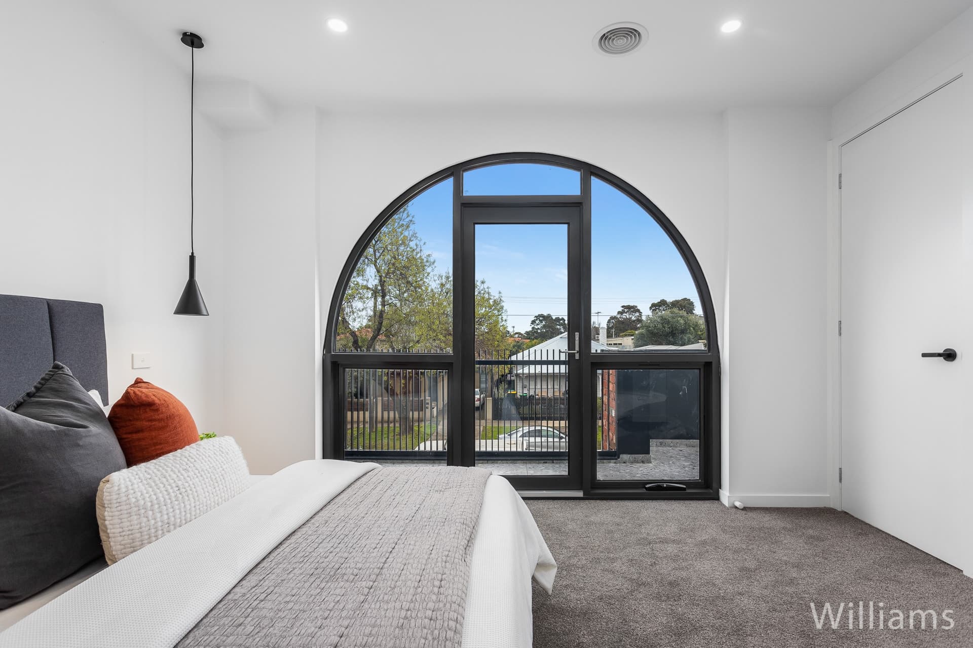 2C Schutt Street, Newport - Thumbnail 8