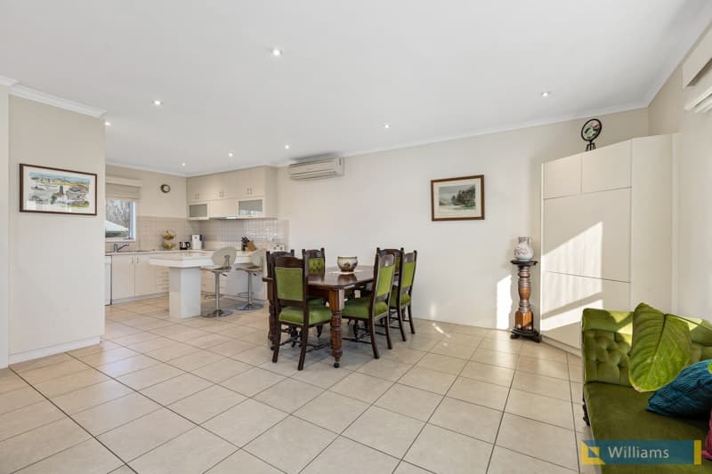 10/4 Lyons Street, Williamstown - Thumbnail 3