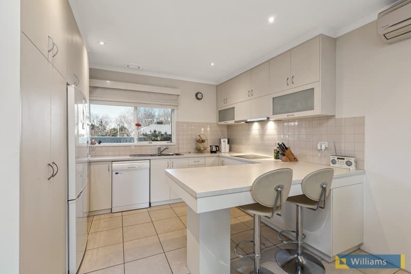 10/4 Lyons Street, Williamstown - Thumbnail 5