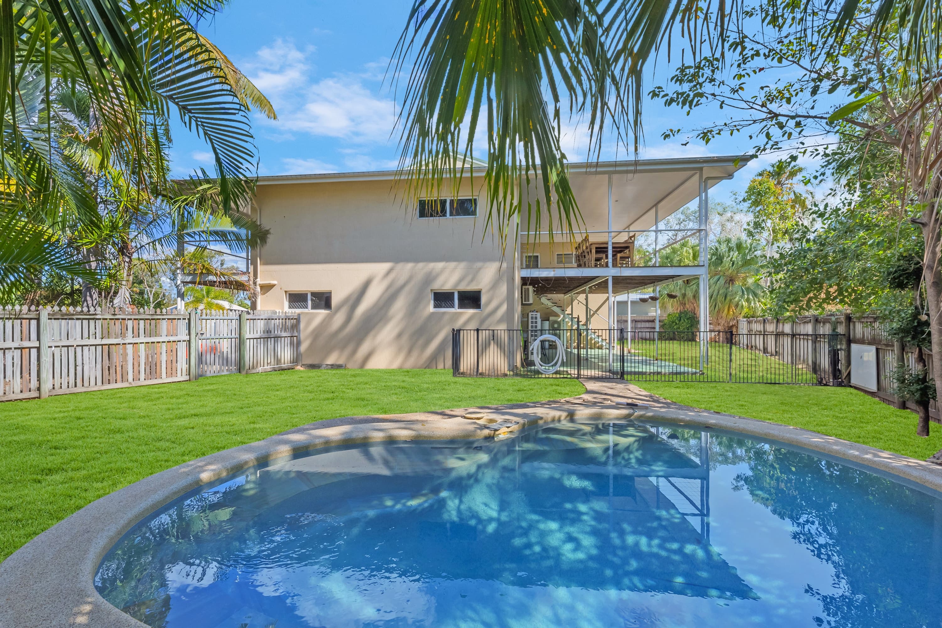 11 Marita Court, Bushland Beach - Image 1