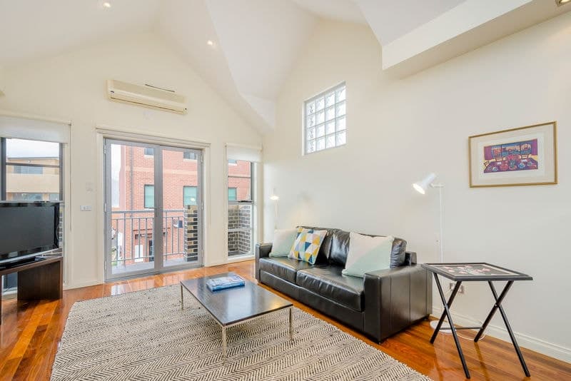 8 Bath Place, Williamstown - Image 1