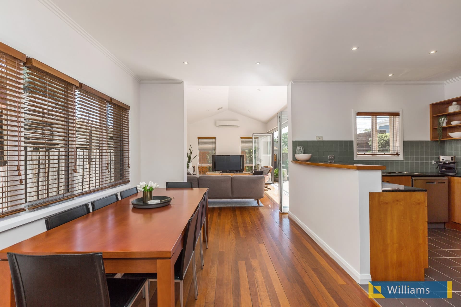4 McGuire Crescent, Williamstown - Thumbnail 4