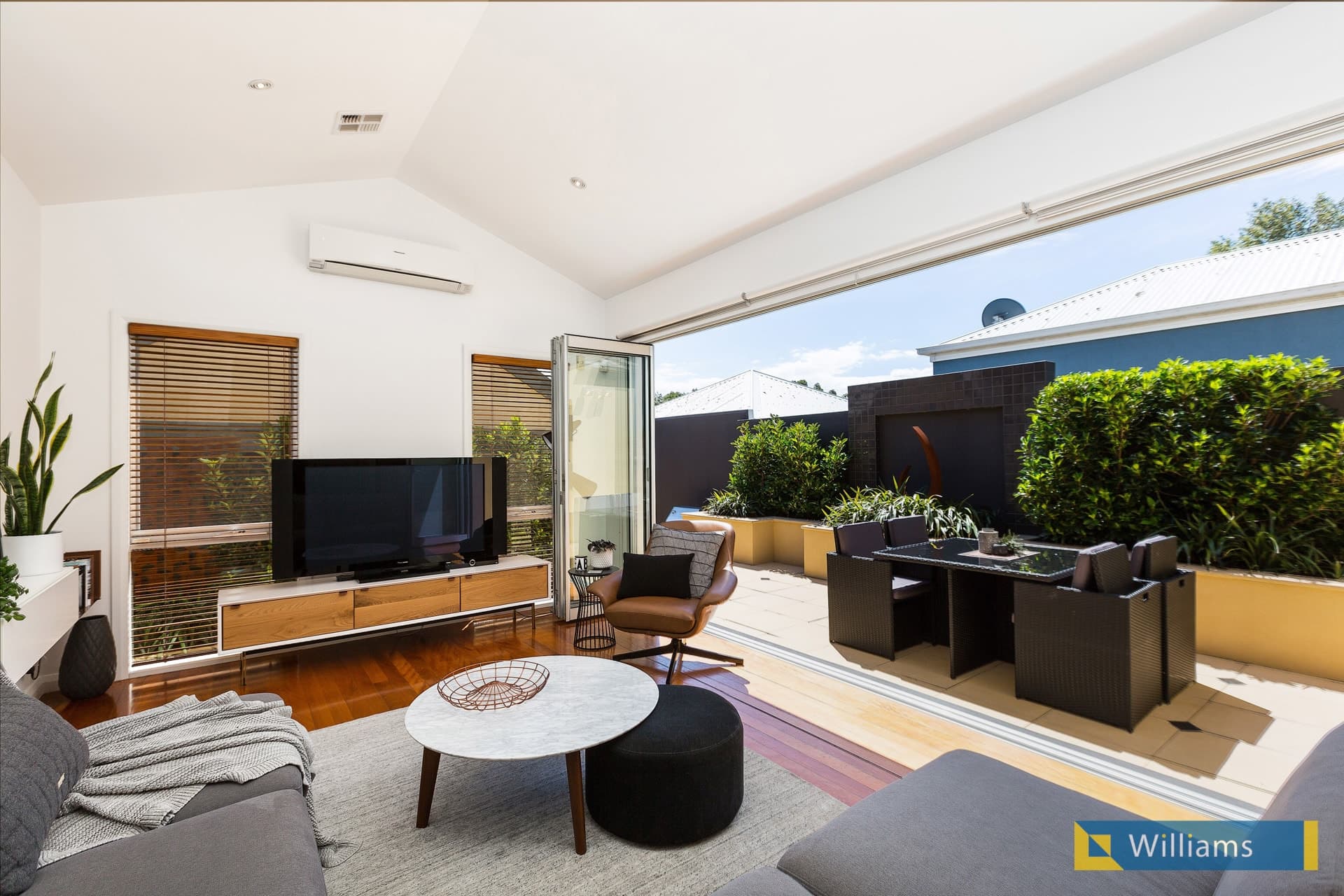 4 McGuire Crescent, Williamstown - Thumbnail 8