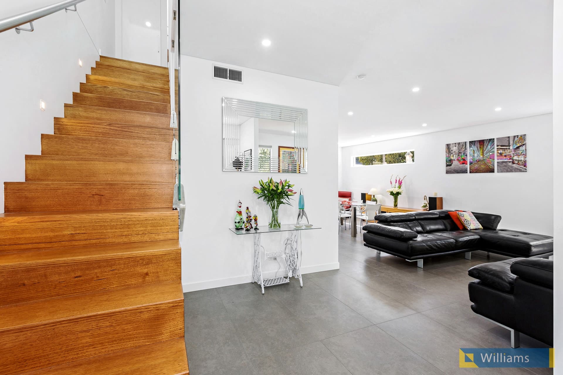 8 Pasco Street, Williamstown - Thumbnail 2