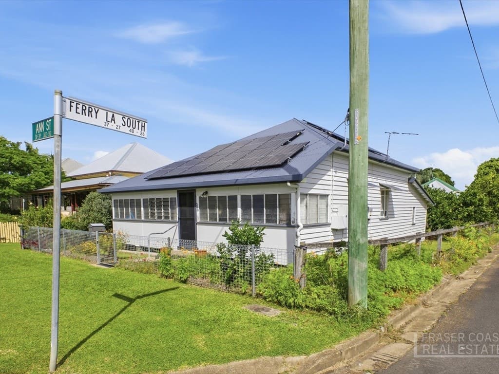 3 Bedr, Maryborough - Image 1