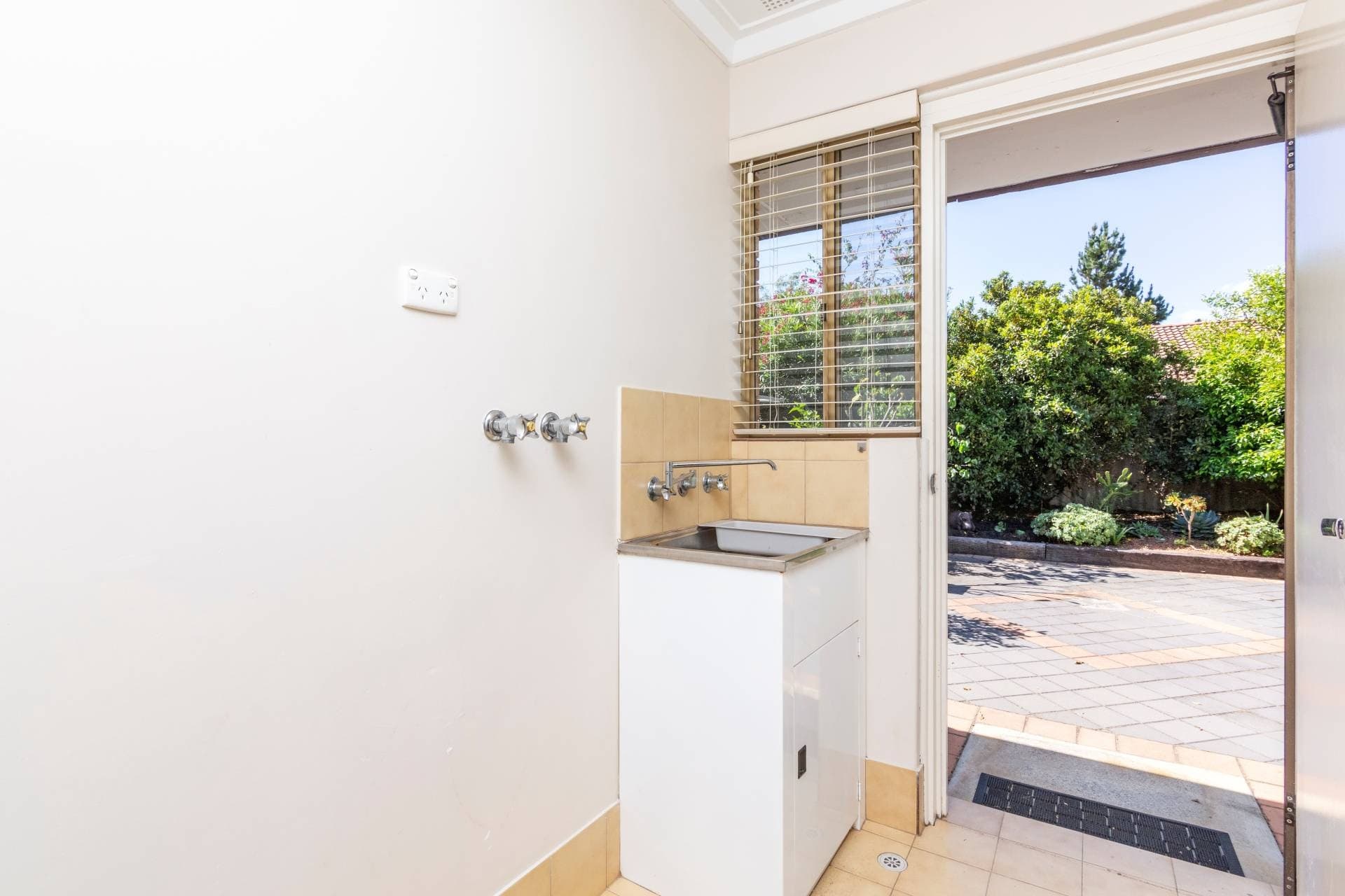 Unit 12, 3 Waterway Court, Churchlands - Thumbnail 8