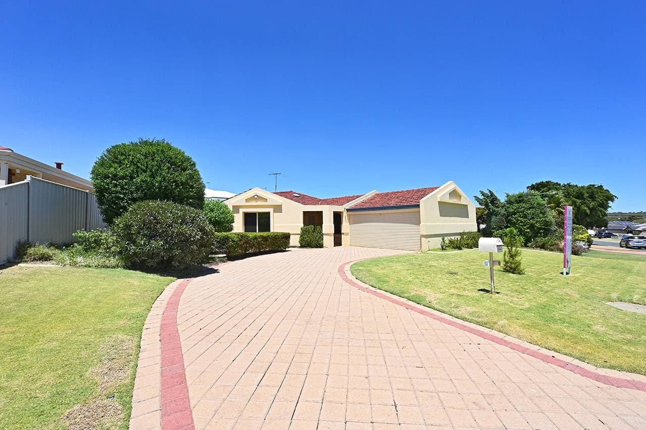 16 Camelot Grove, Carramar - Image 1