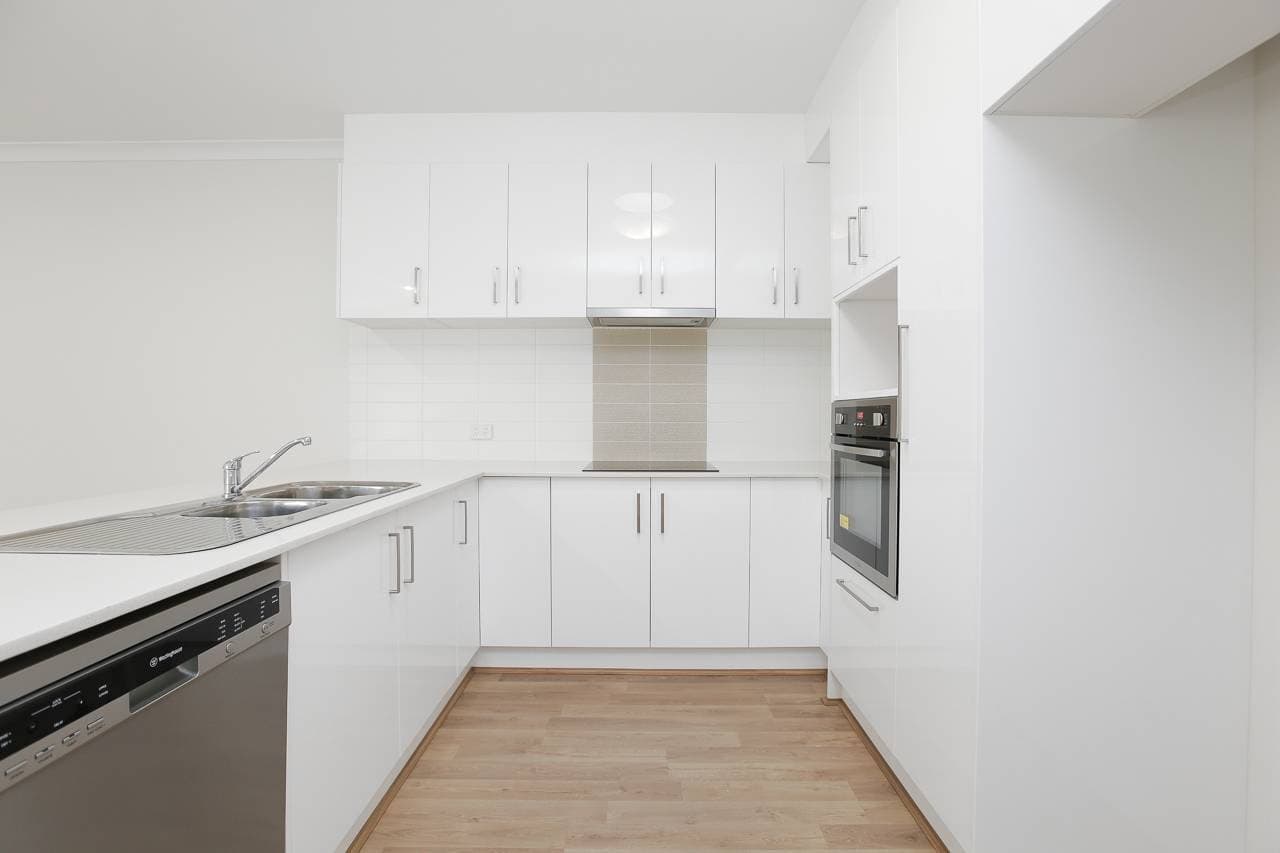 Unit 2, 103 Caridean St, Heathridge - Thumbnail 4