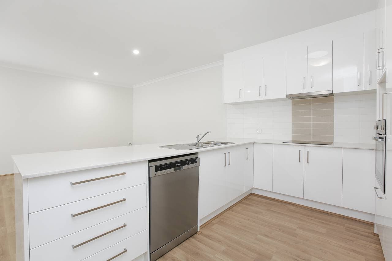 Unit 2, 103 Caridean St, Heathridge - Thumbnail 5