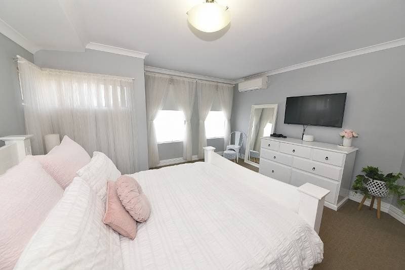 220 Golf Links Drive, Carramar - Thumbnail 6