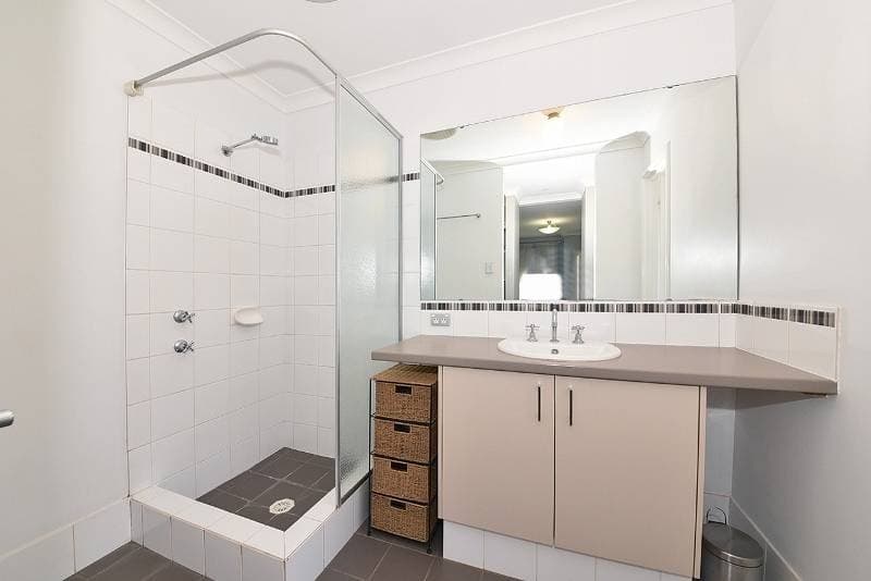 220 Golf Links Drive, Carramar - Thumbnail 7