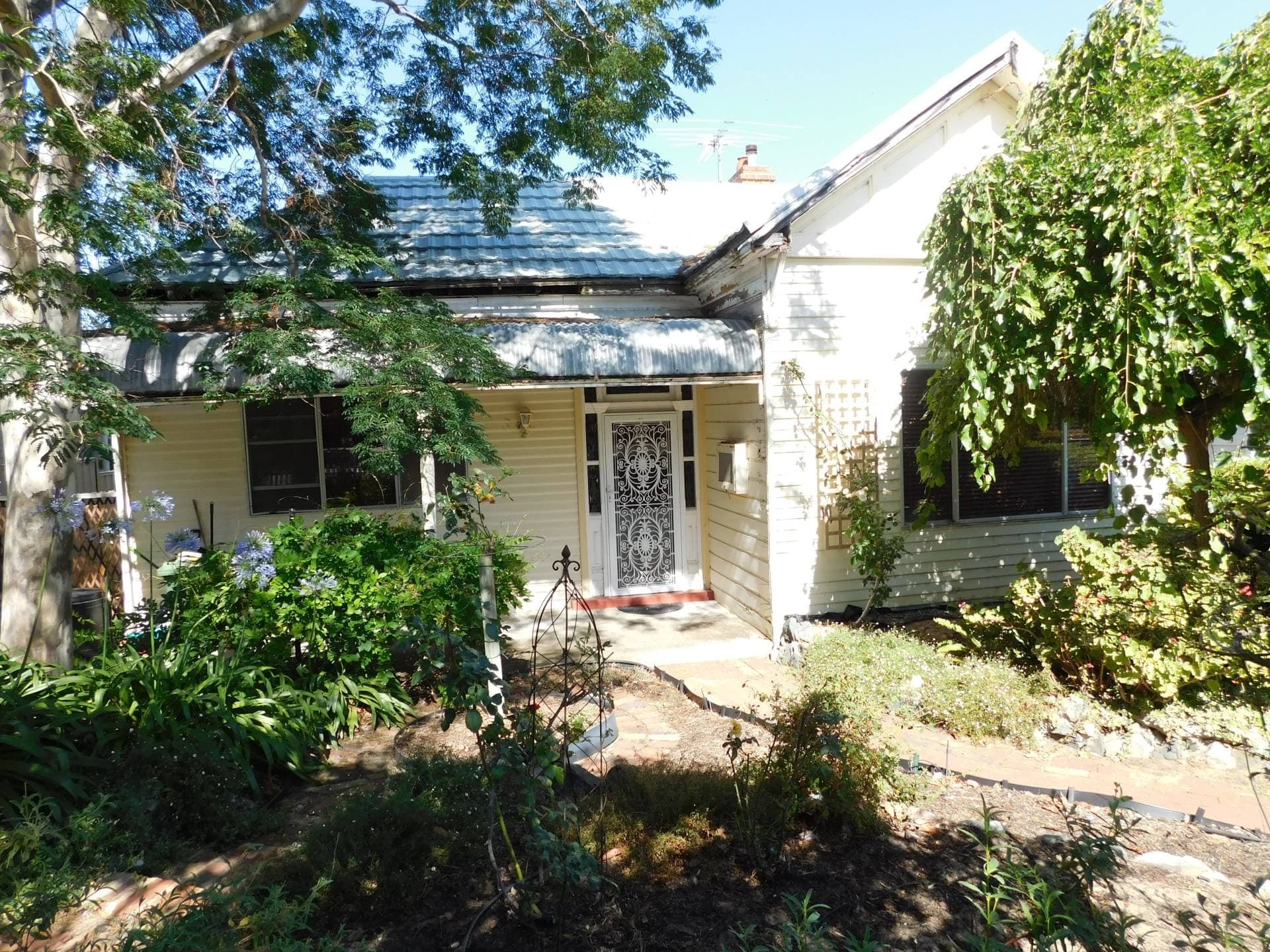 14 Loch St, Nedlands - Image 1