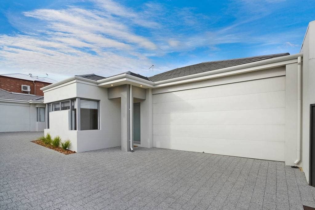 20B Kurda Road, Westminster - Image 1