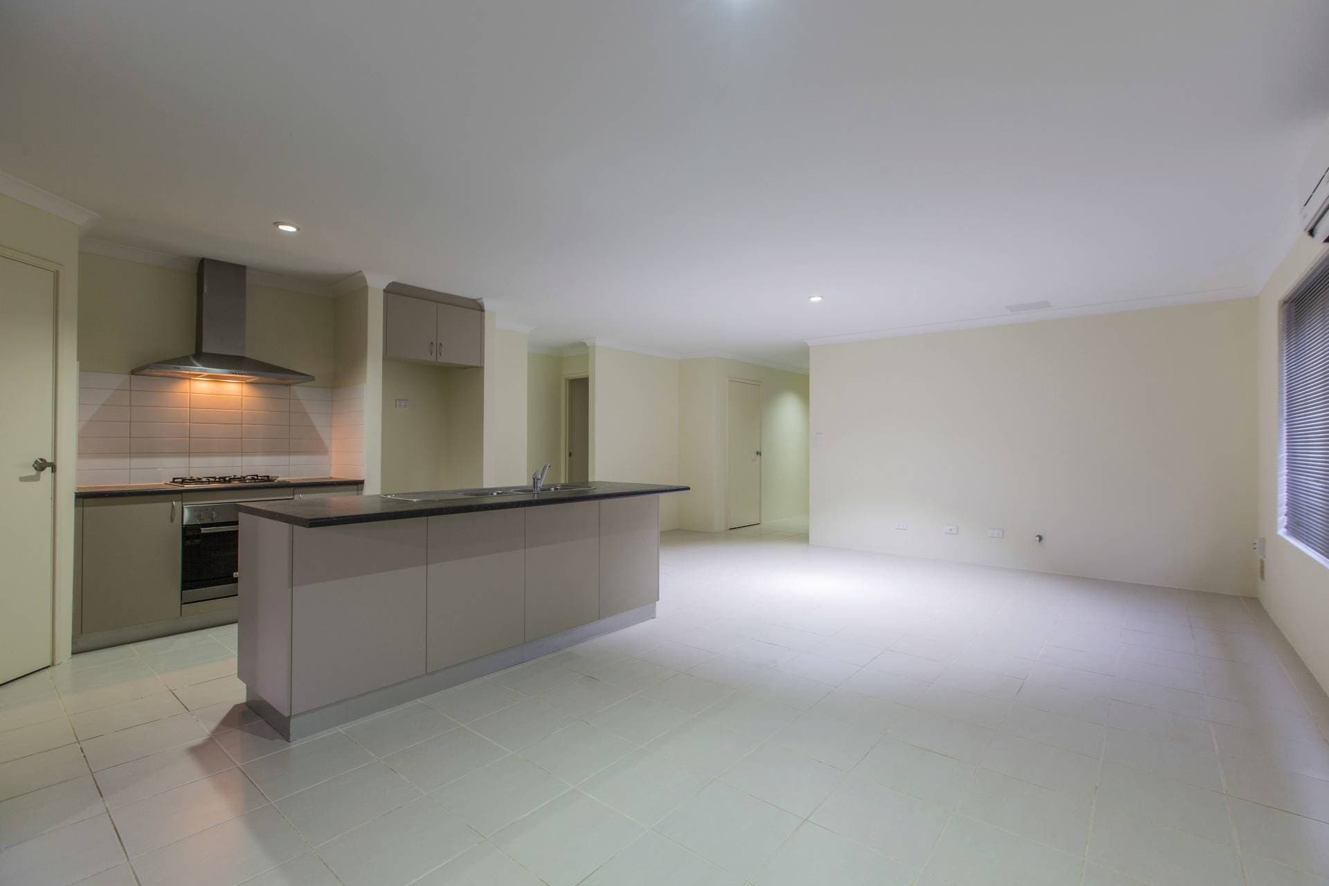 6 Gippsland Way, Ellenbrook - Thumbnail 4