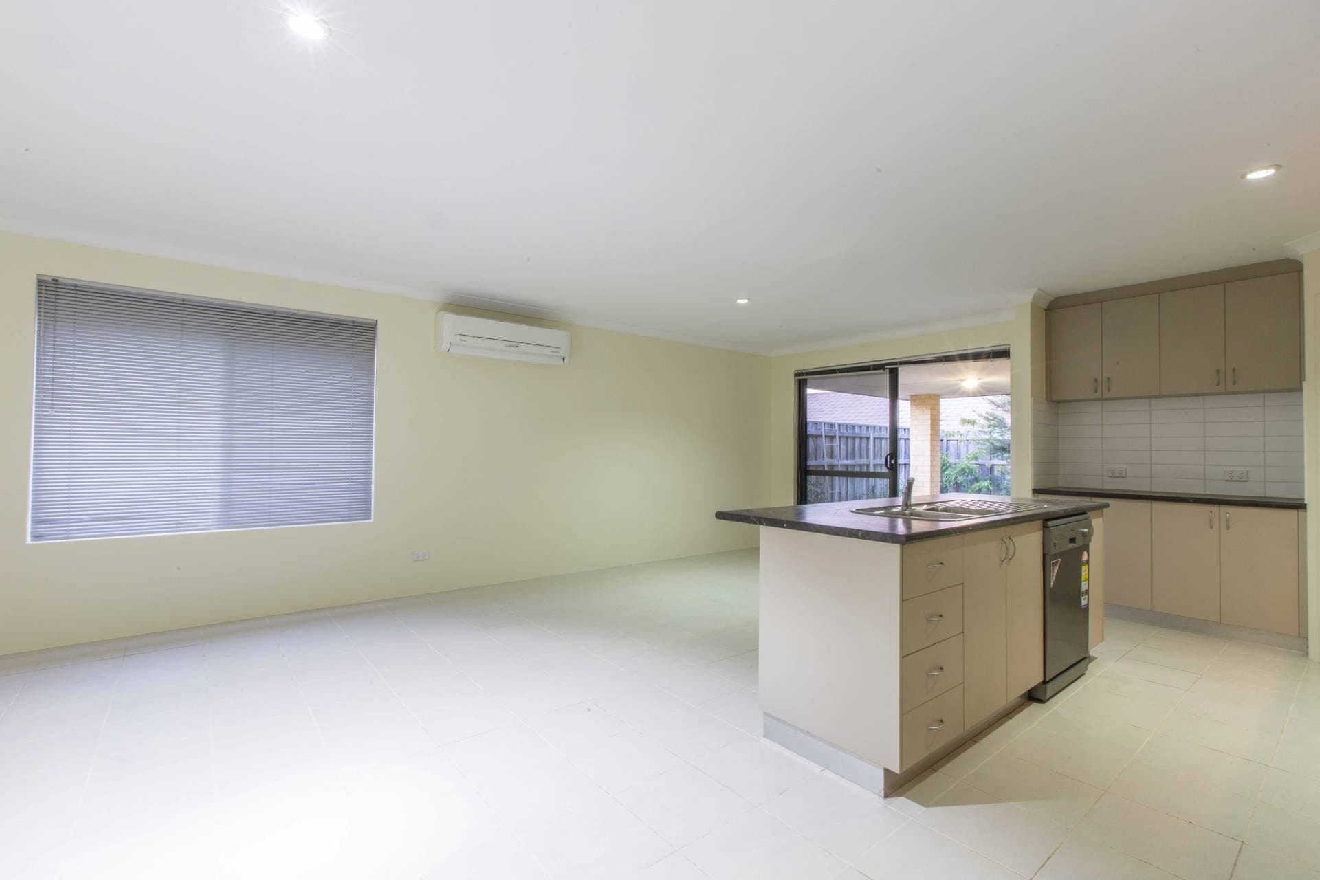 6 Gippsland Way, Ellenbrook - Thumbnail 5