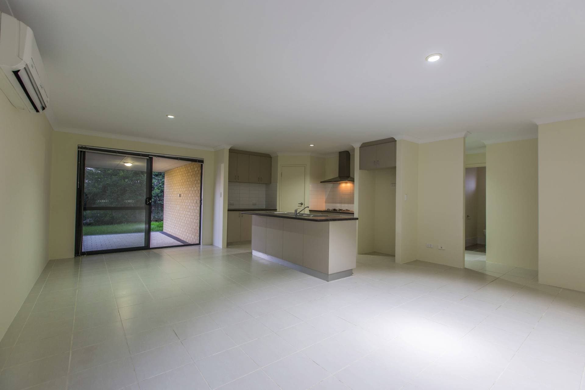 6 Gippsland Way, Ellenbrook - Thumbnail 6