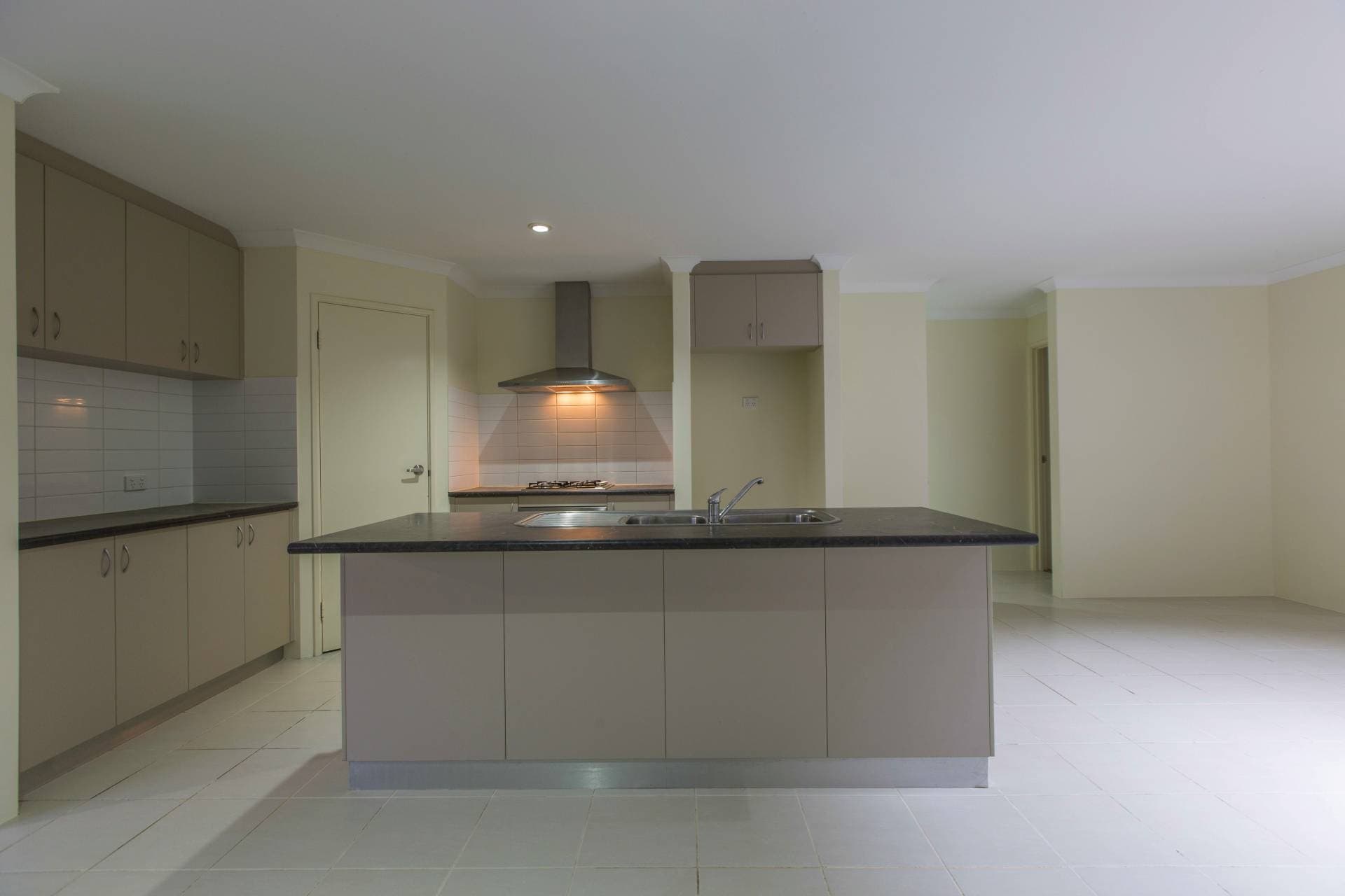 6 Gippsland Way, Ellenbrook - Thumbnail 7
