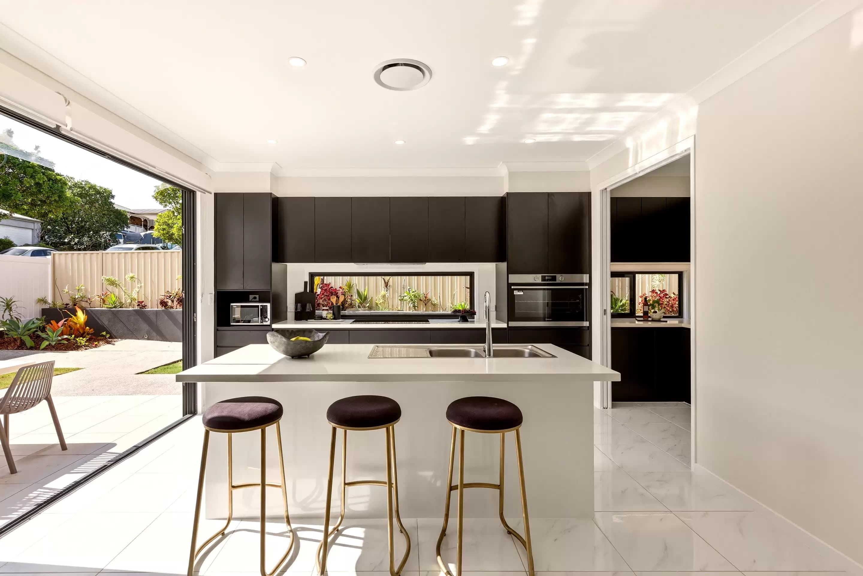 1 Astonbrook Close, Carindale, Carindale - Thumbnail 4
