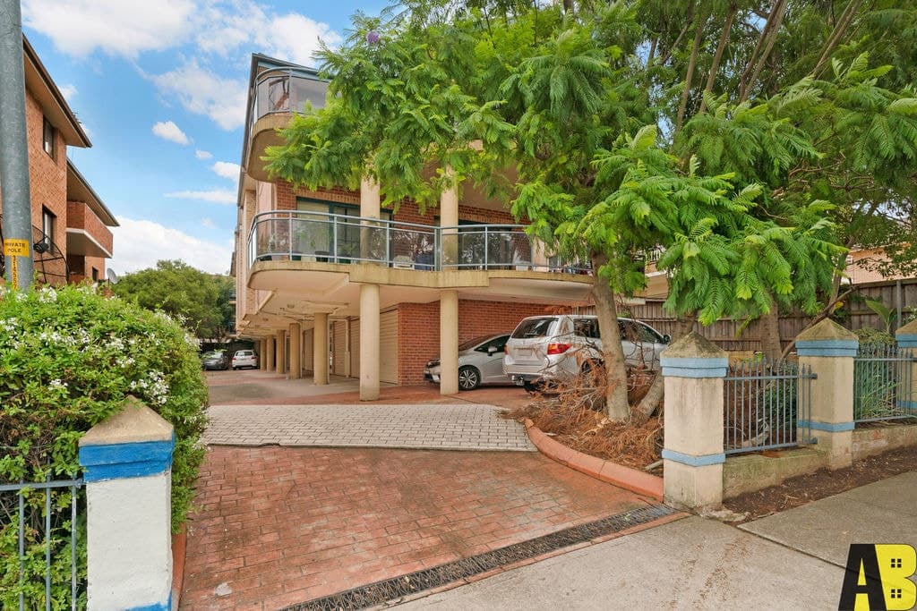 6/130 Good Street, Harris Park - Image 1
