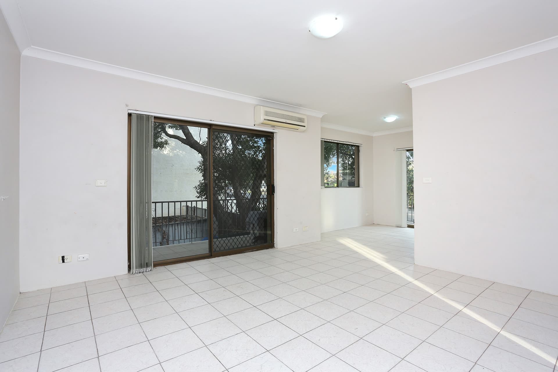 1/11 Louis Street, Granville - Image 1